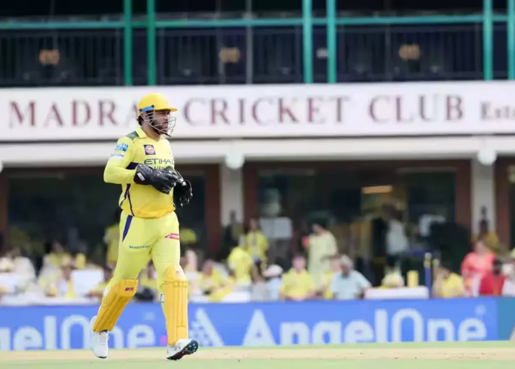 MS-Dhoni-CSk-vs-dc-ipl-2025